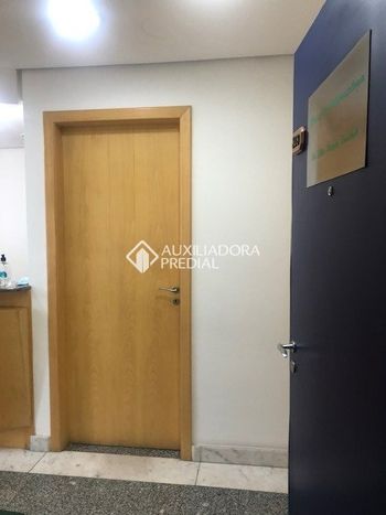Foto 1 do(a) Loja false à venda em Três Figueiras, Porto Alegre