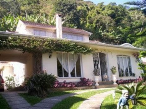 Foto 2 do(a) Casa de 4 quartos à venda em Quitandinha, Petrópolis