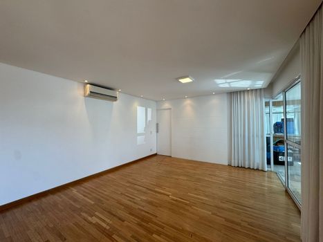 Foto 7 do(a) Apartamento de 4 quartos para alugar em Vila Olímpia, São Paulo