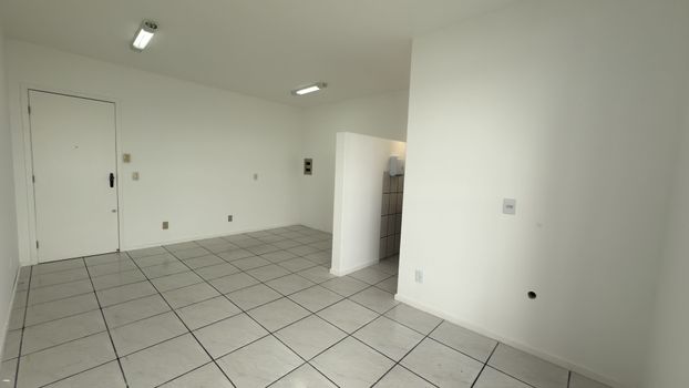 Foto 4 do(a) Sala / Conjunto Comercial false à venda em Estreito, Florianópolis