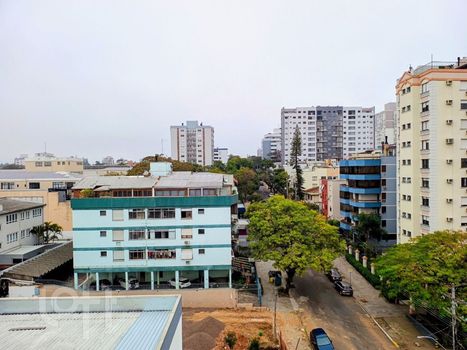 Foto 20 do(a) Apartamento de 2 quartos à venda em Vila Ipiranga, Porto Alegre