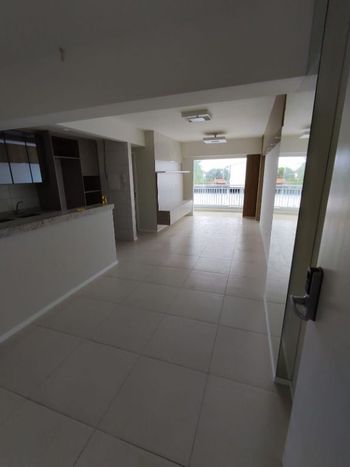 Foto 3 do(a) Apartamento de 3 quartos à venda em Itaperi, Fortaleza