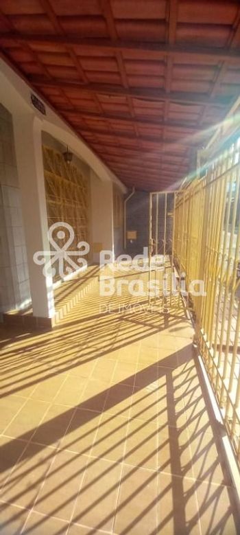 Foto 3 do(a) Casa de 4 quartos para alugar em Guará I, Brasília