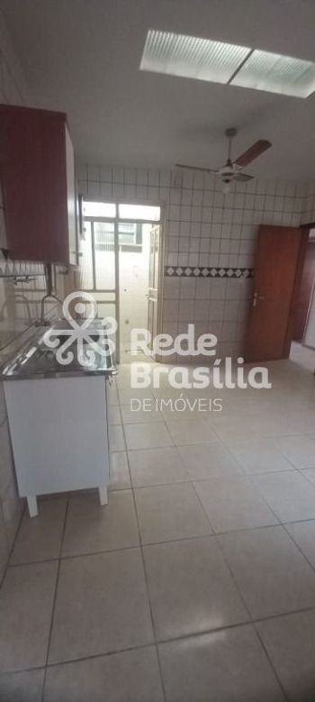 Foto 23 do(a) Casa de 4 quartos para alugar em Guará I, Brasília