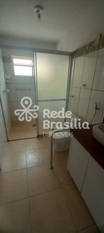Foto 12 do(a) Casa de 4 quartos para alugar em Guará I, Brasília