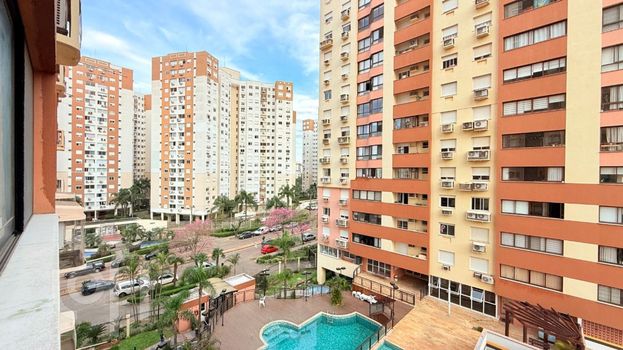 Foto 20 do(a) Apartamento de 3 quartos à venda em Vila Ipiranga, Porto Alegre