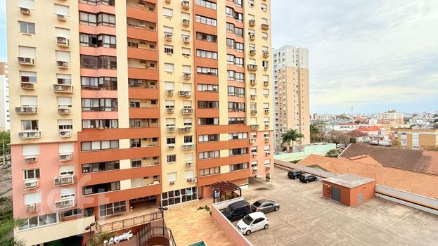 Foto 19 do(a) Apartamento de 3 quartos à venda em Vila Ipiranga, Porto Alegre
