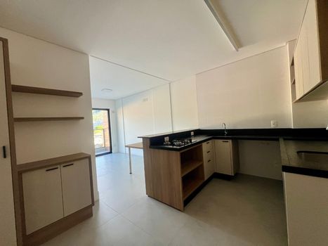 Foto 3 do(a) Kitnet / JK / Studio de 2 quartos à venda em Monte Verde, Florianópolis