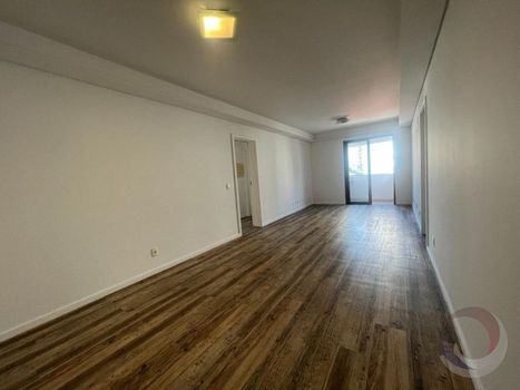 Foto 2 do(a) Apartamento de 3 quartos à venda em Centro, Florianópolis