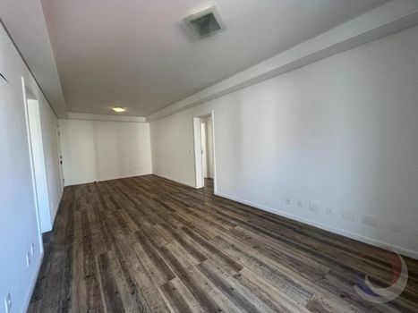 Foto 4 do(a) Apartamento de 3 quartos à venda em Centro, Florianópolis
