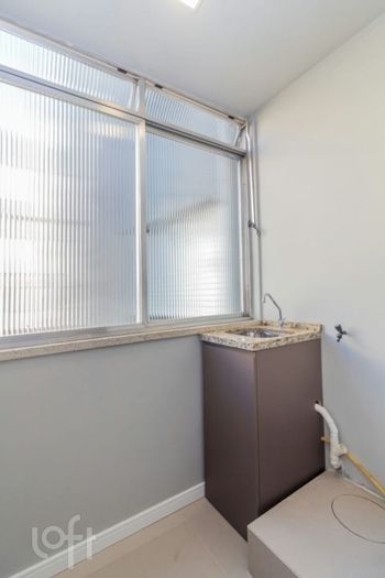 Foto 7 do(a) Apartamento de 2 quartos à venda em Vila Ipiranga, Porto Alegre
