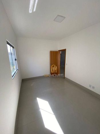 Foto 2 do(a) Casa de 3 quartos à venda em Residencial Santa Fé I, Goiânia