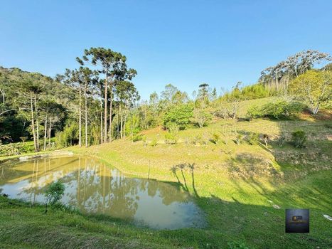 Foto 20 do(a) Fazenda / Sítio / Chácara de 5 quartos à venda em null, São Lourenço da Serra