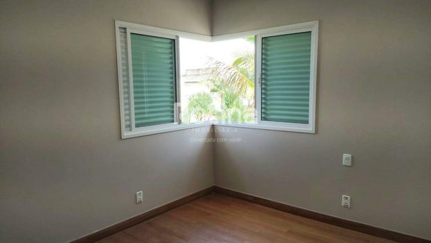 Foto 13 do(a) Casa em Condomínio de 4 quartos à venda em Morada da Colina, Uberlândia