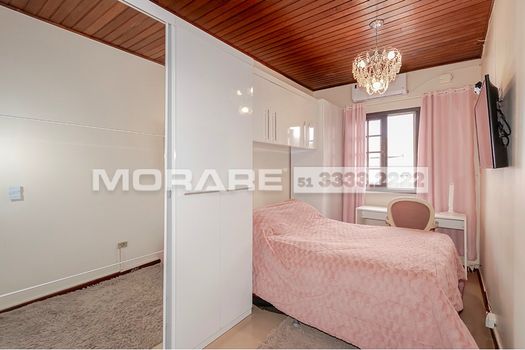 Foto 7 do(a) Casa de 4 quartos à venda em Passo da Areia, Porto Alegre