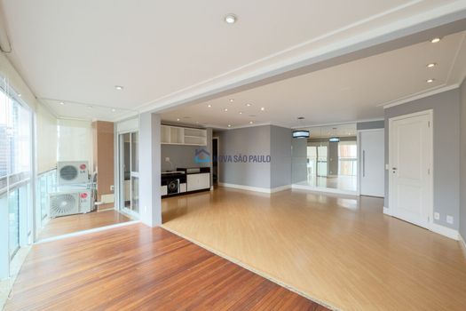 Foto 2 do(a) Apartamento de 4 quartos à venda em Vila Olímpia, São Paulo