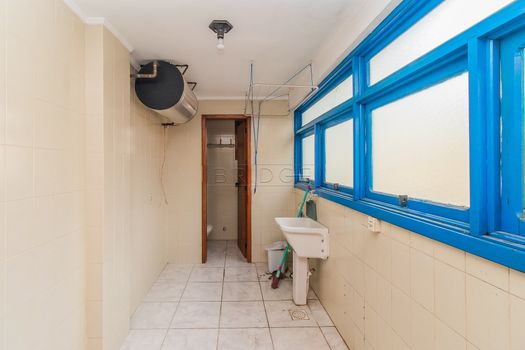 Foto 7 do(a) Apartamento de 3 quartos à venda em Chácara das Pedras, Porto Alegre