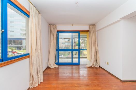 Foto 2 do(a) Apartamento de 3 quartos à venda em Chácara das Pedras, Porto Alegre