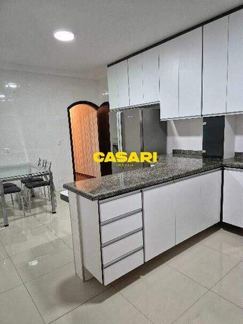 Foto 11 do(a) Casa de 3 quartos à venda em Vila Alto de Santo André, Santo André