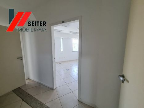 Foto 3 do(a) Sala / Conjunto Comercial false para alugar em Centro, Florianópolis