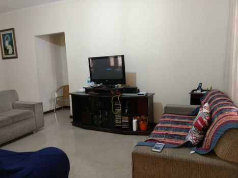 Foto 6 do(a) Casa de 4 quartos à venda em Jardim Três Marias, São Paulo
