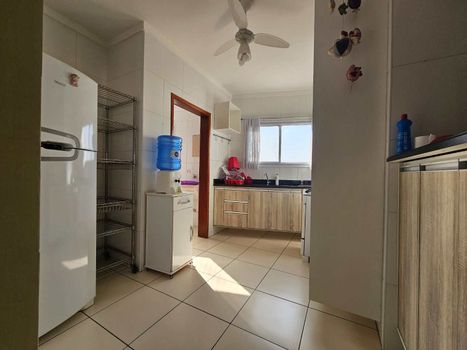 Foto 4 do(a) Apartamento de 2 quartos à venda em Guilhermina, Praia Grande