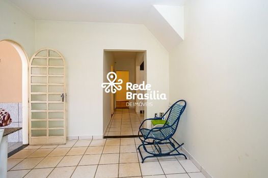 Foto 2 do(a) Casa de 5 quartos à venda em Guará II, Brasília