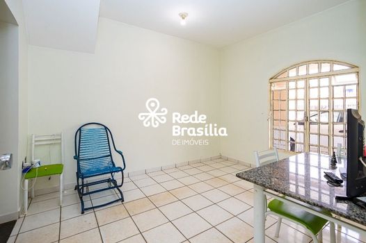 Foto 1 do(a) Casa de 5 quartos à venda em Guará II, Brasília