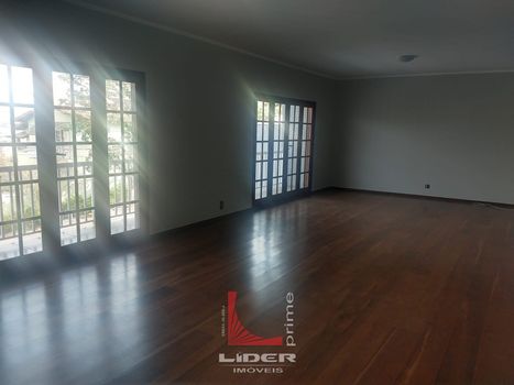 Foto 3 do(a) Casa de 3 quartos à venda em Jardim América, Bragança Paulista
