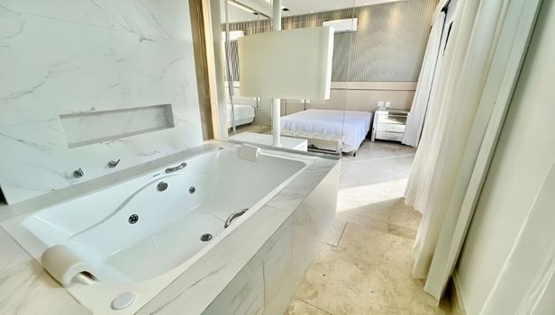 Foto 2 do(a) Flat de 3 quartos à venda em Vila Nova Conceição, São Paulo