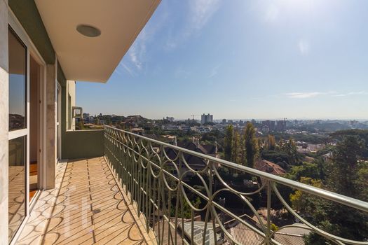 Foto 9 do(a) Apartamento de 3 quartos à venda em Três Figueiras, Porto Alegre