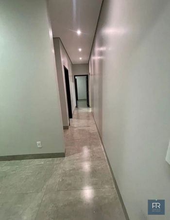Foto 5 do(a) Casa de 3 quartos à venda em Jardim Botânico, Uberlândia
