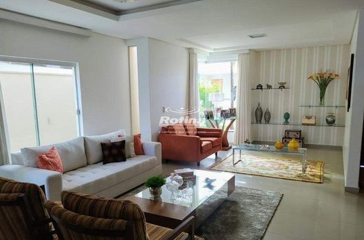 Foto 3 do(a) Casa em Condomínio de 3 quartos para alugar em Aclimação, Uberlândia