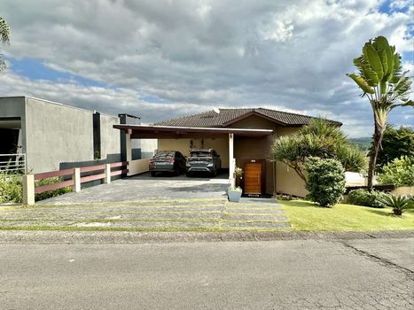 Foto 2 do(a) Casa em Condomínio de 3 quartos à venda em Golf Gardens, Carapicuíba