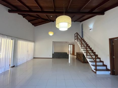 Foto 2 do(a) Casa de 5 quartos para alugar em Setor de Mansões do Lago Norte, Brasília