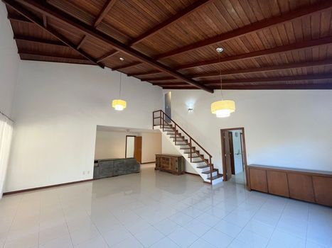 Foto 3 do(a) Casa de 5 quartos para alugar em Setor de Mansões do Lago Norte, Brasília