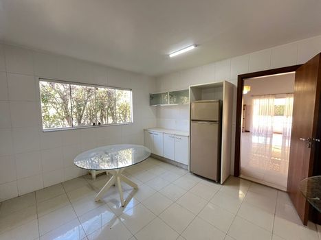 Foto 7 do(a) Casa de 5 quartos para alugar em Setor de Mansões do Lago Norte, Brasília