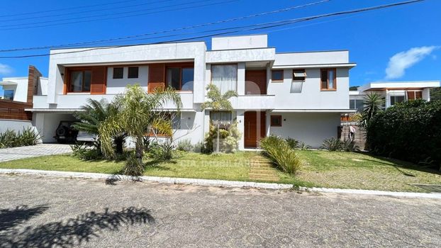 Foto 2 do(a) Casa em Condomínio de 4 quartos à venda em Rio Tavares, Florianópolis