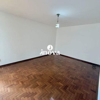 Foto 2 do(a) Casa de 4 quartos à venda em Nossa Senhora da Abadia, Uberaba