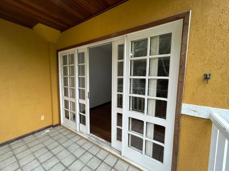 Foto 2 do(a) Apartamento de 3 quartos à venda em Itaipava, Petrópolis