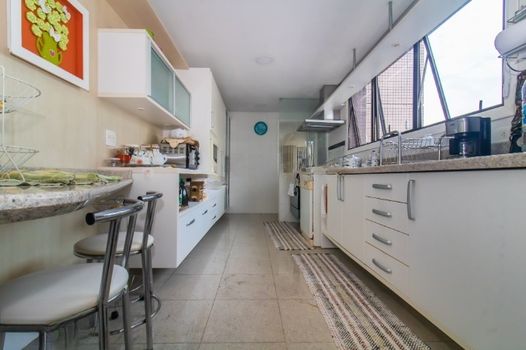 Foto 10 do(a) Apartamento de 4 quartos à venda em Bela Vista, Porto Alegre