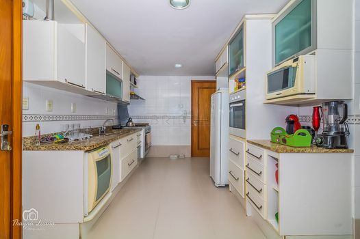 Foto 38 do(a) Apartamento de 3 quartos à venda em Três Figueiras, Porto Alegre