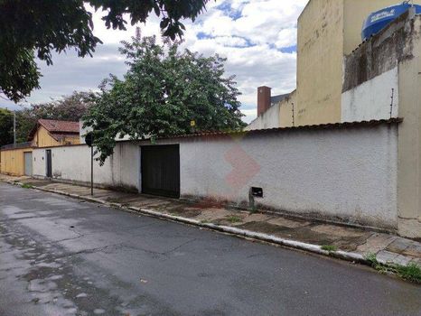 Foto 2 do(a) Casa de 3 quartos à venda em Setor Campinas, Goiânia