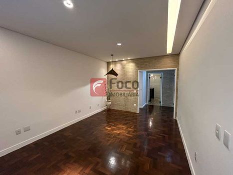 Foto 3 do(a) Apartamento de 2 quartos à venda em Cosme Velho, Rio de Janeiro