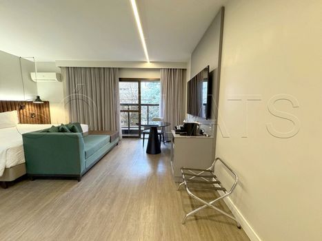 Foto 4 do(a) Flat de 1 quartos à venda em Jardim Europa, São Paulo
