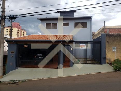 Foto 1 do(a) Casa de 3 quartos à venda em Centro, São Carlos