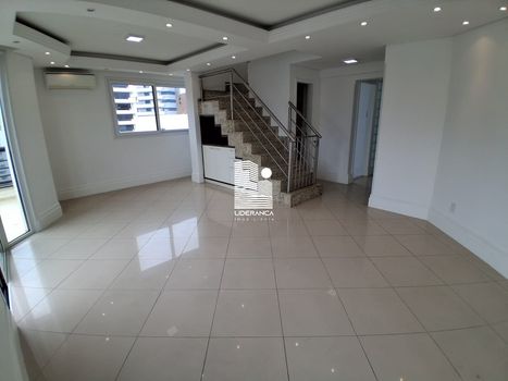 Foto 4 do(a) Cobertura de 3 quartos à venda em Centro, Florianópolis