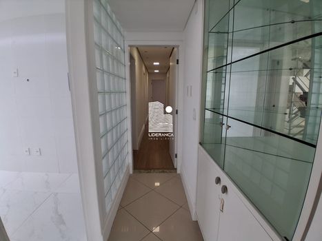 Foto 9 do(a) Cobertura de 3 quartos à venda em Centro, Florianópolis