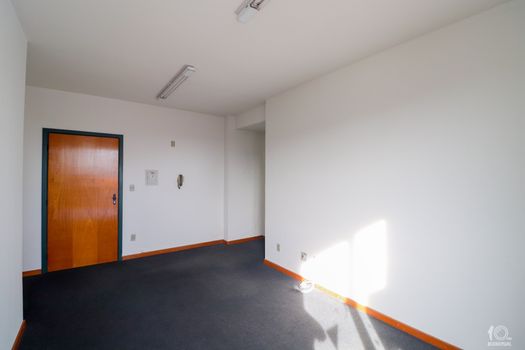 Foto 13 do(a) Sala / Conjunto Comercial de 1 quartos à venda em Azenha, Porto Alegre