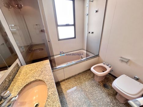 Foto 25 do(a) Cobertura de 3 quartos à venda em Moema, São Paulo